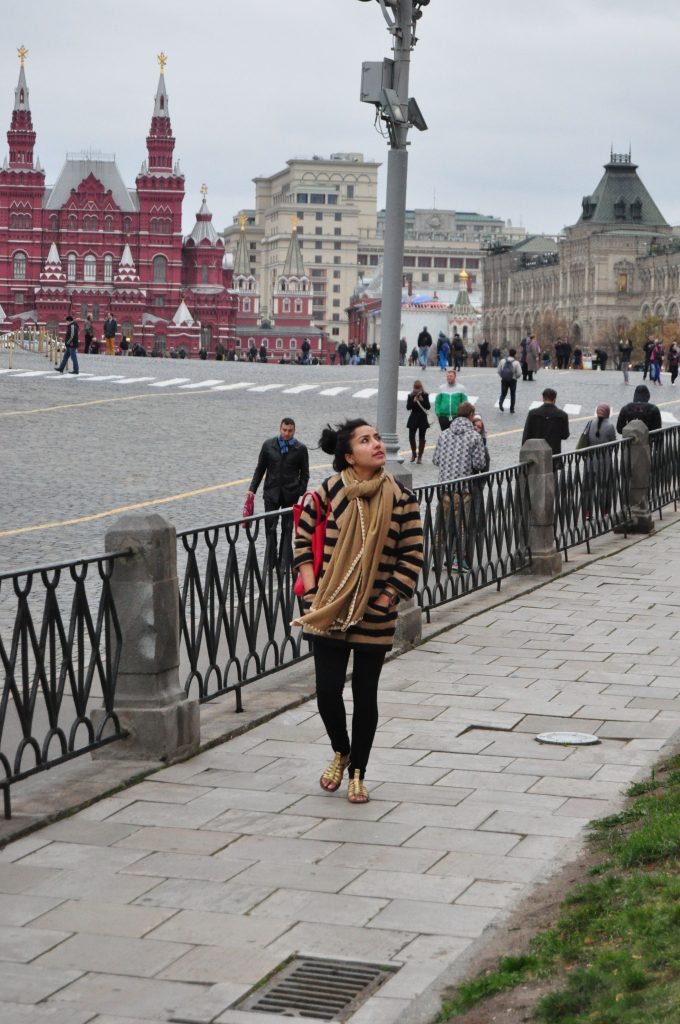 Aarti_Posing_Red_Sqaure_Moscow